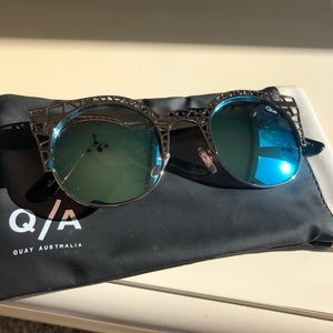 Blue Mirrored Quay Sunglasses